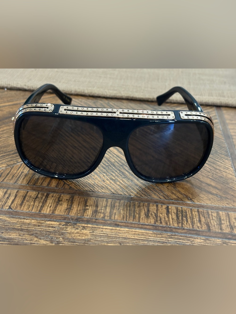Louis Vuitton black Aviator Sunglasses